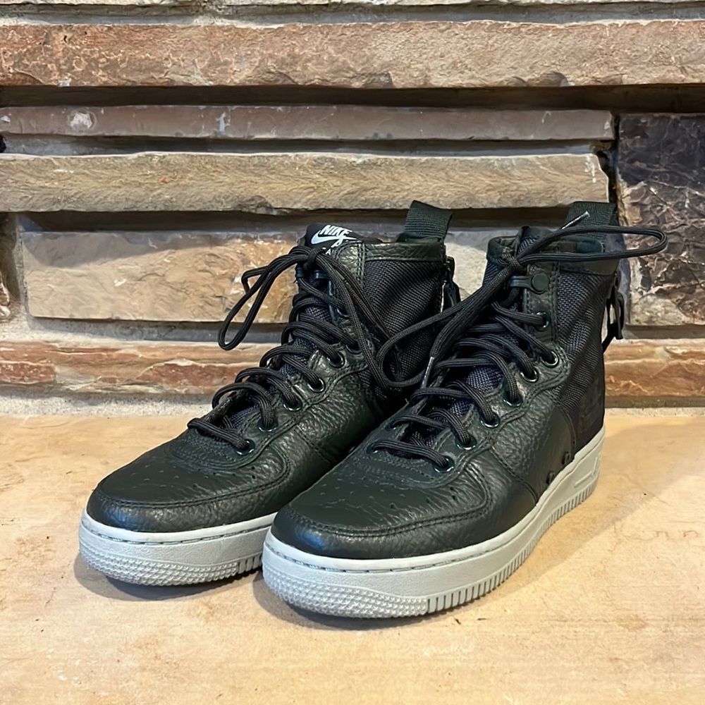 Nike Special Field Air Force One 'Outdoor Green' High Top Sneaker